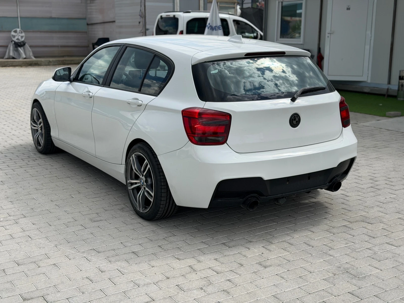 BMW 120 2.0d/184hp/M-Performance/SERVICE BOOK/, снимка 3 - Автомобили и джипове - 54983421