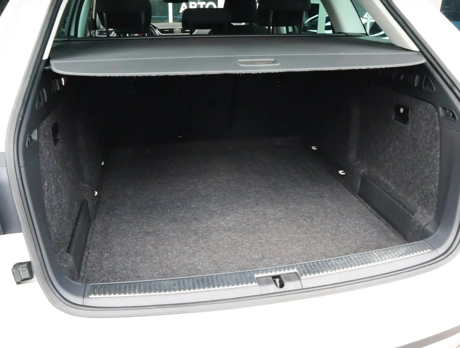 Skoda Superb 2.0TDI/4X4 Scout/DSG/Подгрев/Камера/Virtual/Distro, снимка 16 - Автомобили и джипове - 55235546