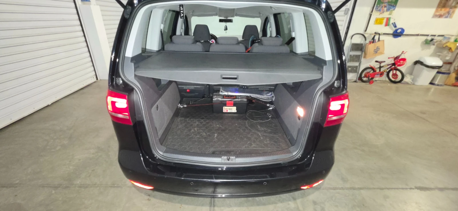 VW Touran, снимка 13 - Автомобили и джипове - 55449374