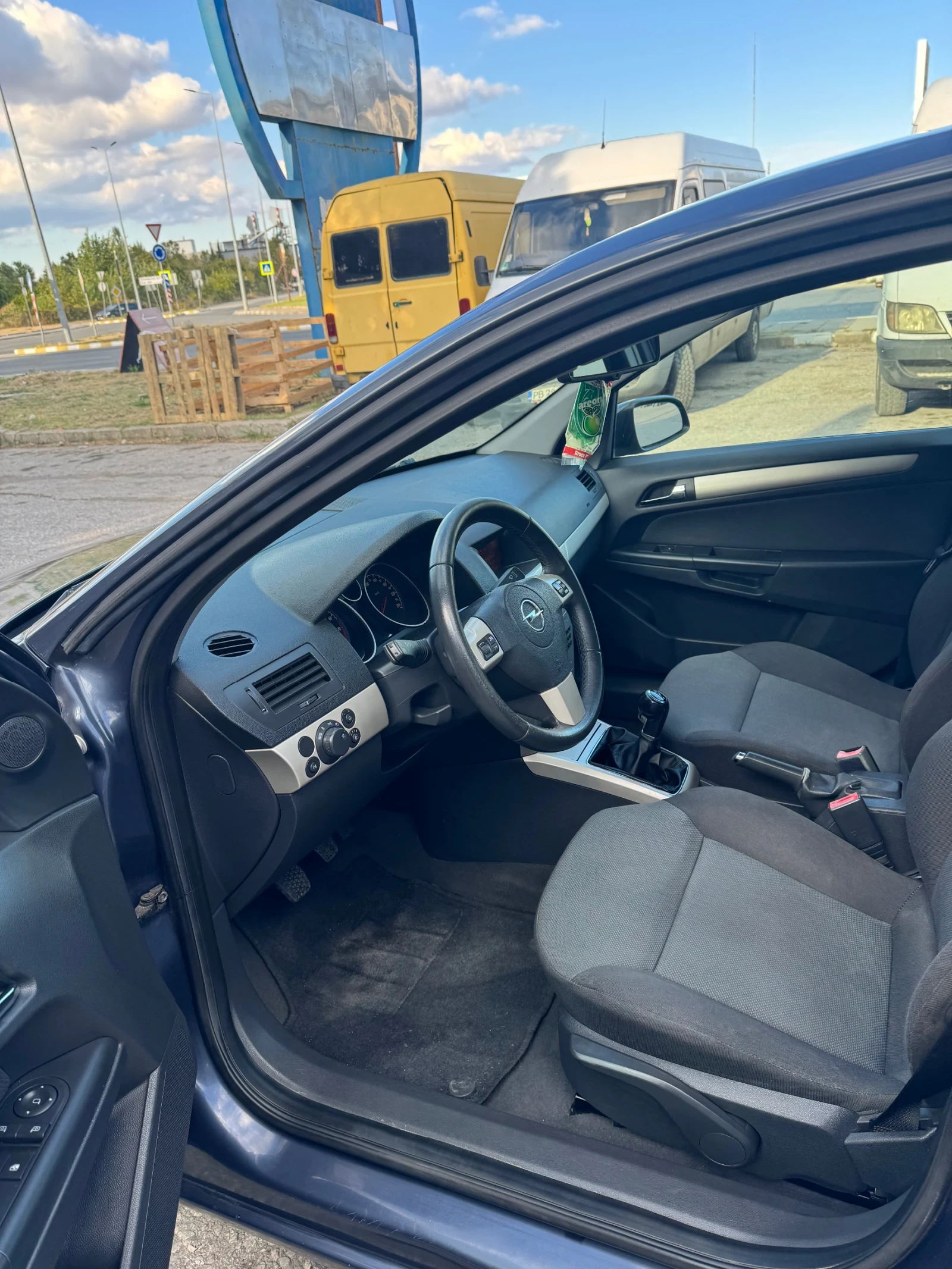 Opel Astra 1.6i 16v 105ps, снимка 9 - Автомобили и джипове - 56037917