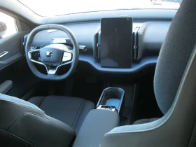 Volvo EX30 TWIN-PLUS/428HP/ACC/AMBI/BSA/CPLAY/L.ASS/DAB/972f, снимка 9