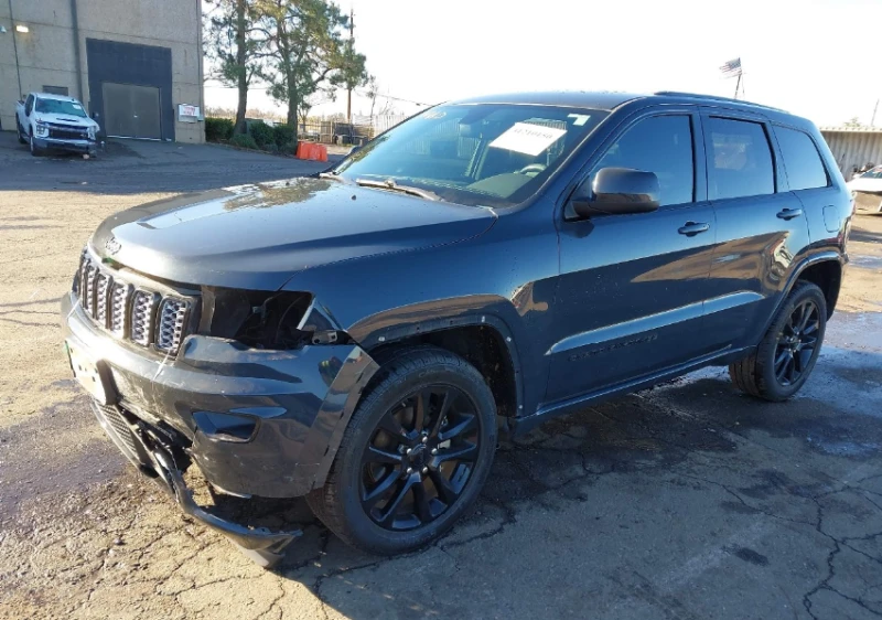 Jeep Grand cherokee ALTITUDE* 3.6* ФЕЙС* Подгрев* 8ZF* М.точка* 4X4* , снимка 2 - Автомобили и джипове - 48730617