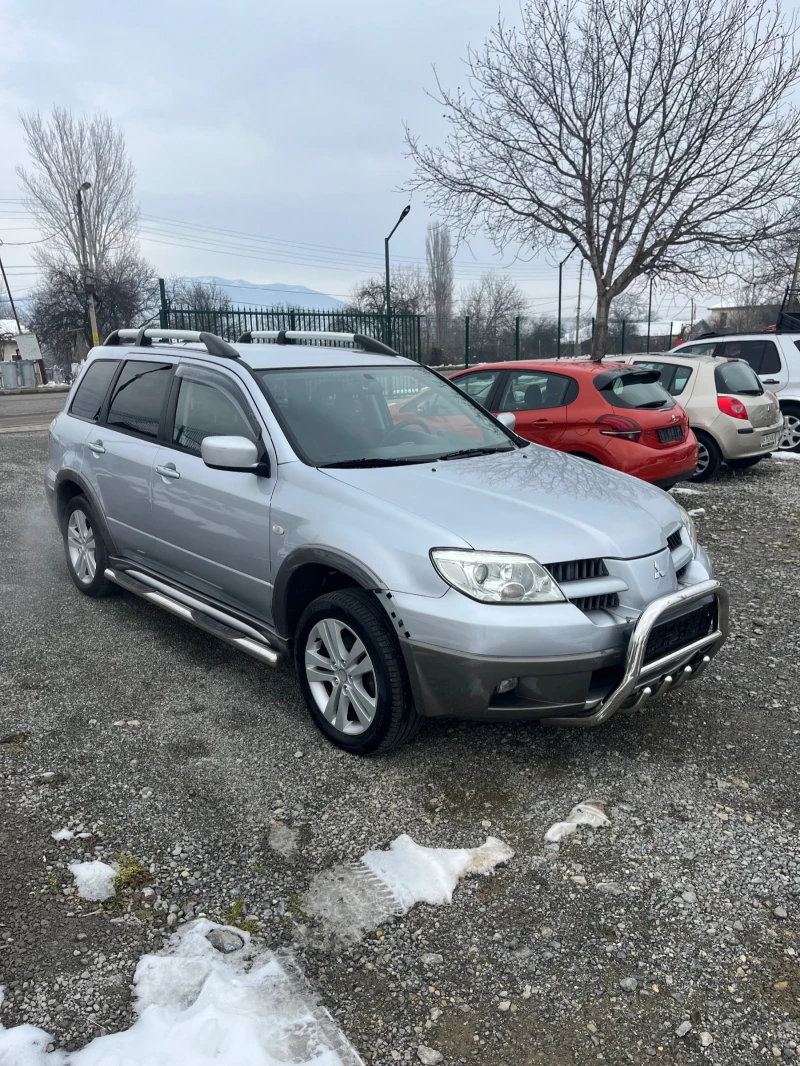 Mitsubishi Outlander 2.4i 4x4 LPG, снимка 2 - Автомобили и джипове - 48797914