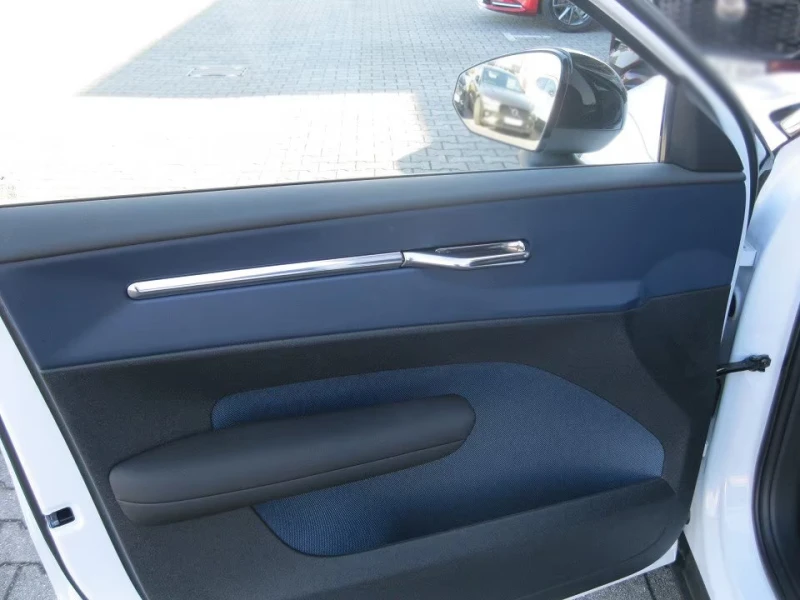 Volvo EX30 TWIN-PLUS/428HP/ACC/AMBI/BSA/CPLAY/L.ASS/DAB/972f, снимка 12 - Автомобили и джипове - 52725703