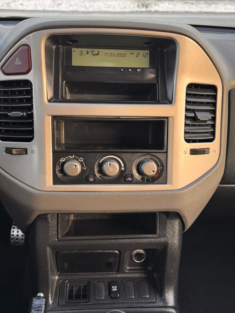 Mitsubishi Pajero 2.5DI-D ИТАЛИЯ 4х4, снимка 15 - Автомобили и джипове - 53049201