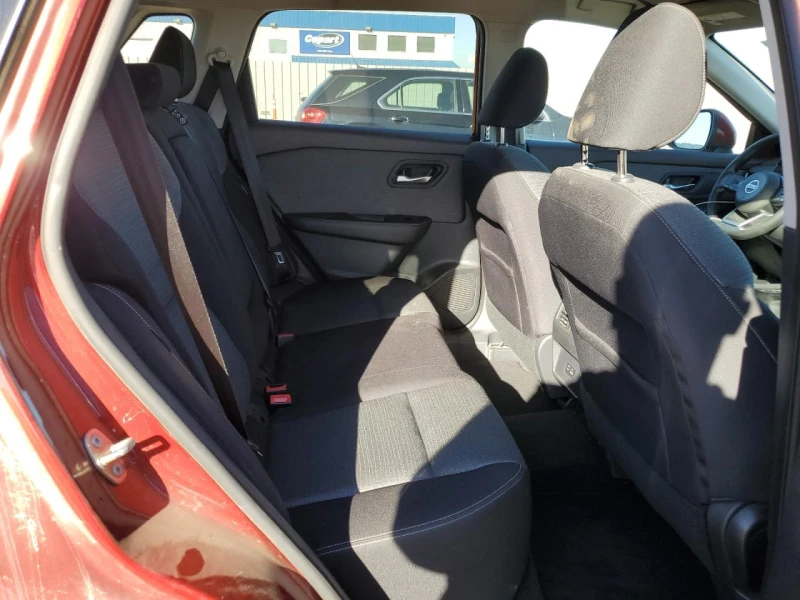 Nissan Rogue 2.5* SV, снимка 10 - Автомобили и джипове - 53403575