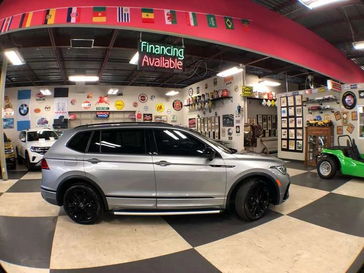 VW Tiguan COMFORTLINE R-LINE /EDITION AWD LEATHER PAN/ROOF, снимка 8 - Автомобили и джипове - 53508799