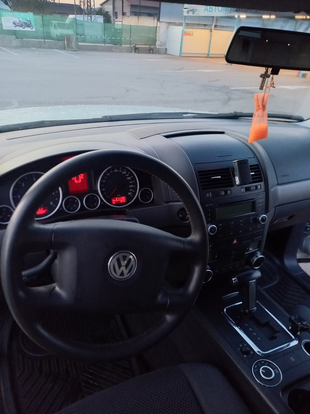VW Touareg 2.5 - изображение 10