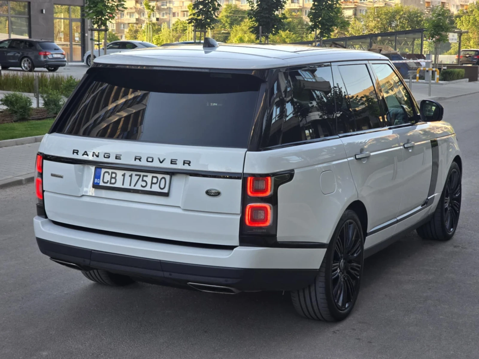 Land Rover Range rover  3.0d Гаранция-2027 - изображение 2