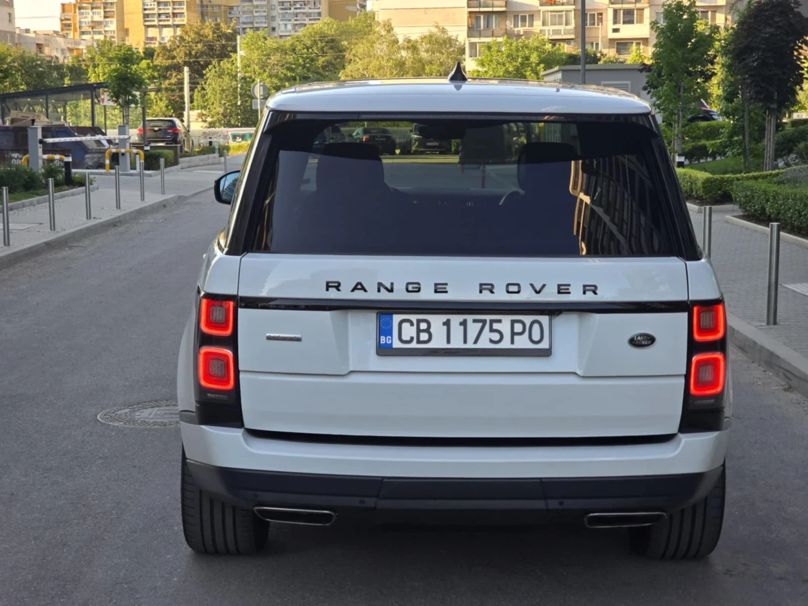 Land Rover Range rover  3.0d Гаранция-2027 - изображение 4