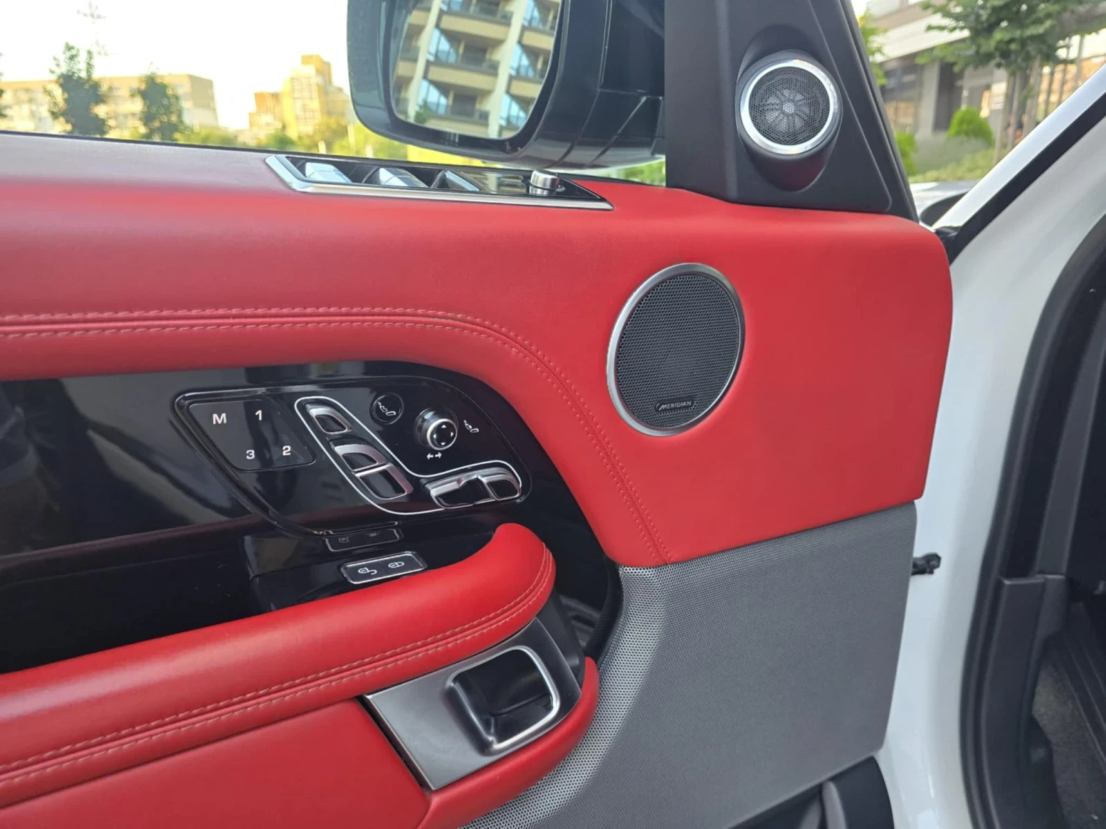 Land Rover Range rover  3.0d Гаранция-2027 - изображение 9