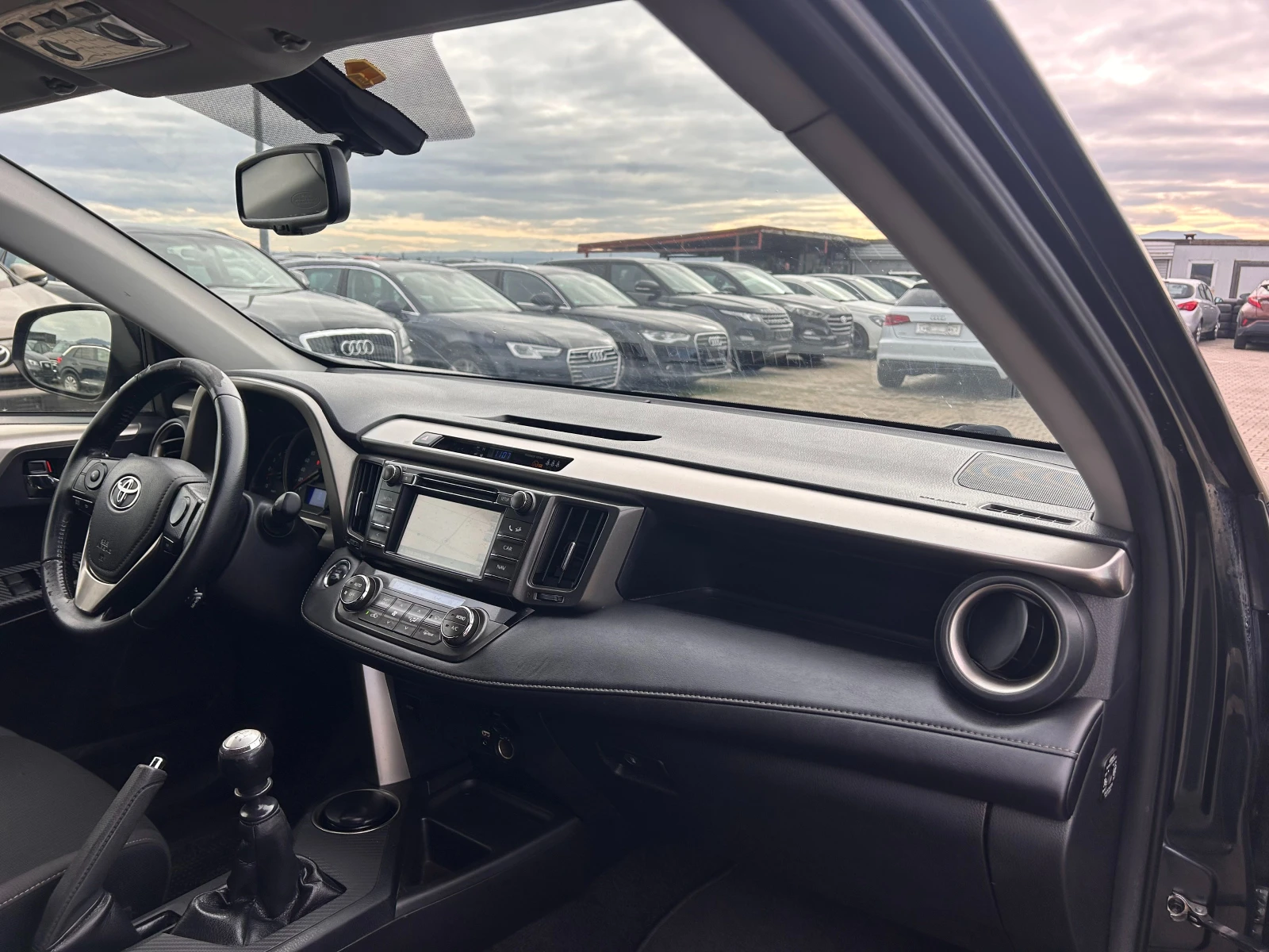 Toyota Rav4 2.0D-4D 4X4 NAVI EURO 5 - изображение 10