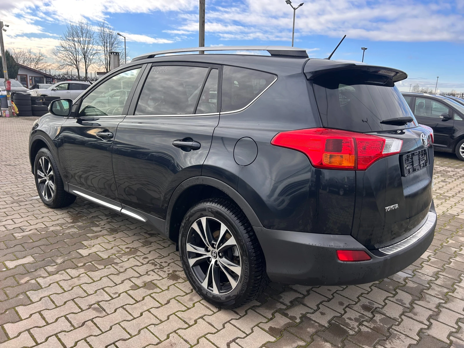 Toyota Rav4 2.0D-4D 4X4 NAVI EURO 5 - изображение 8