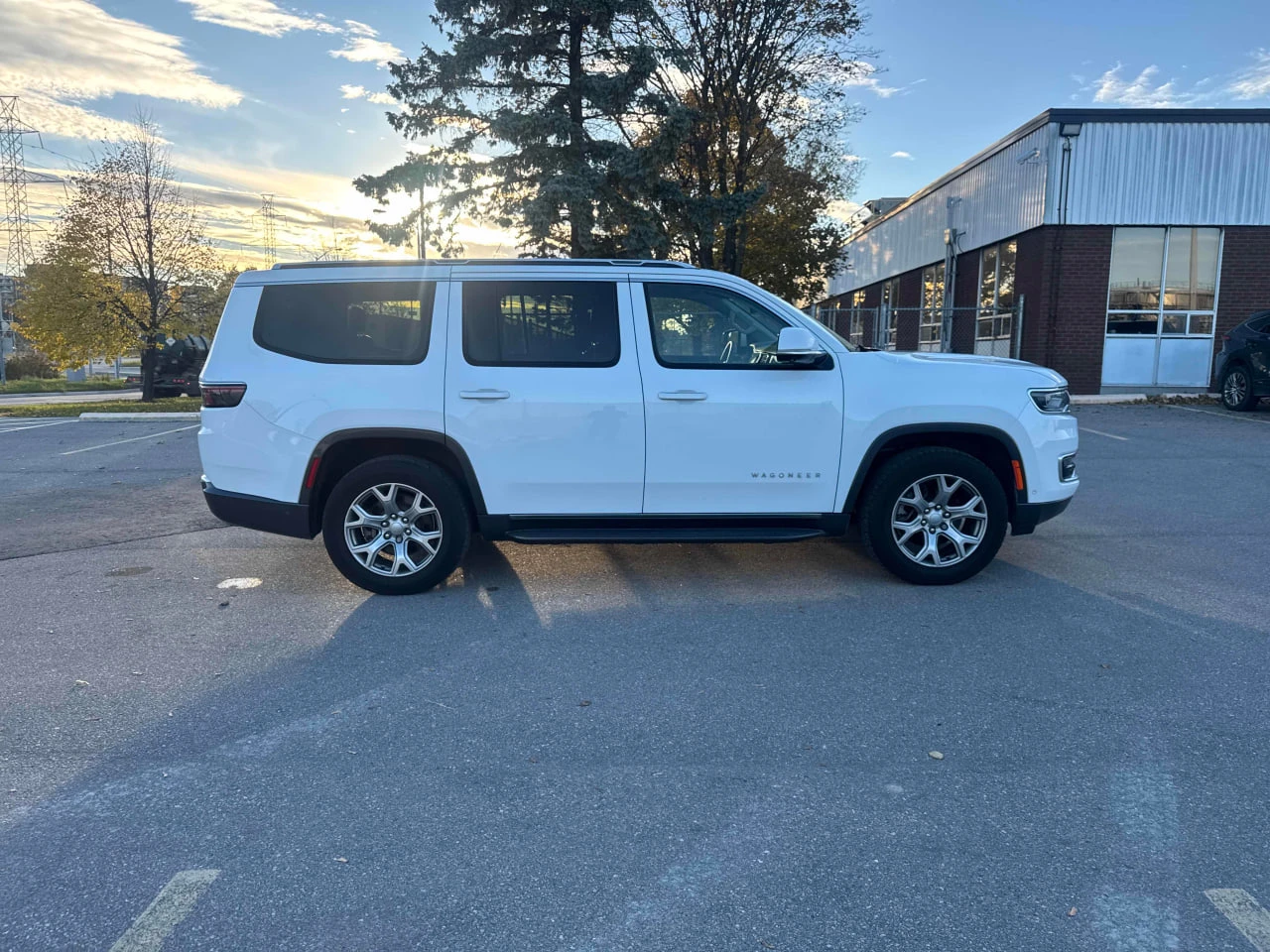 Jeep Grand Wagoneer CARFAX* ��������������� ��� ������������ ������ | Mobile.bg � ����������� 3