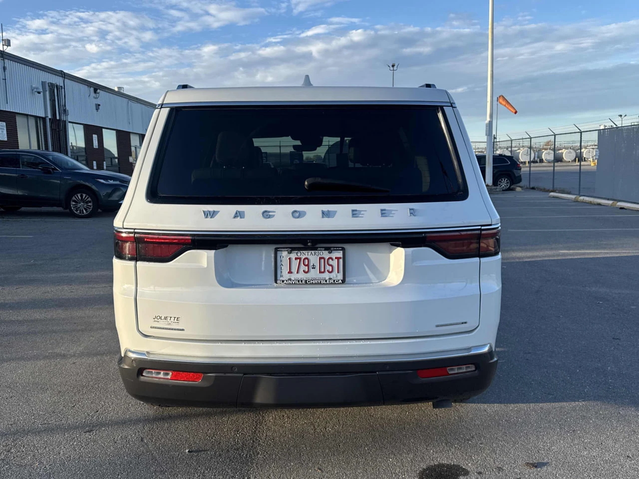 Jeep Grand Wagoneer CARFAX* ��������������� ��� ������������ ������ | Mobile.bg � ����������� 4