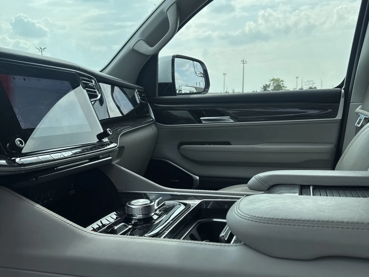 Jeep Grand Wagoneer CARFAX* ��������������� ��� ������������ ������ | Mobile.bg � ����������� 15