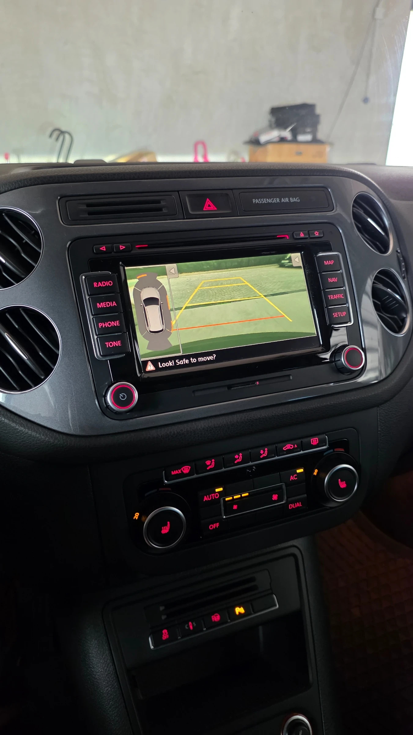 VW Tiguan 2.0 TDI 4 MOTION, снимка 15 - Автомобили и джипове - 55597135