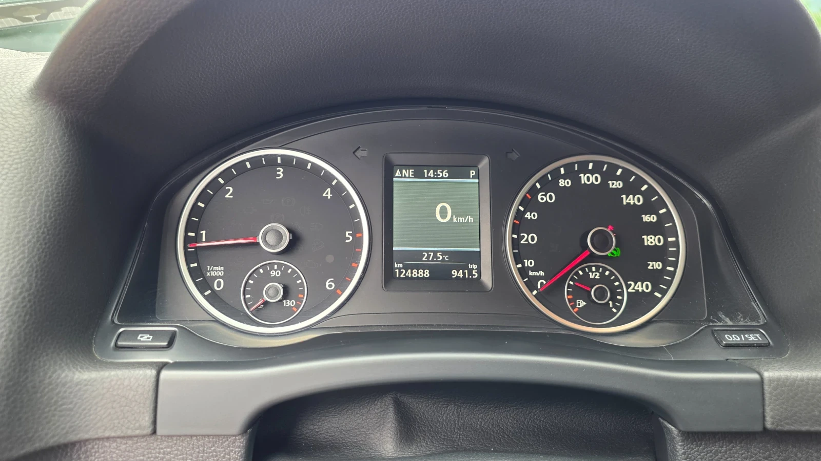VW Tiguan 2.0 TDI 4 MOTION, снимка 5 - Автомобили и джипове - 55597135