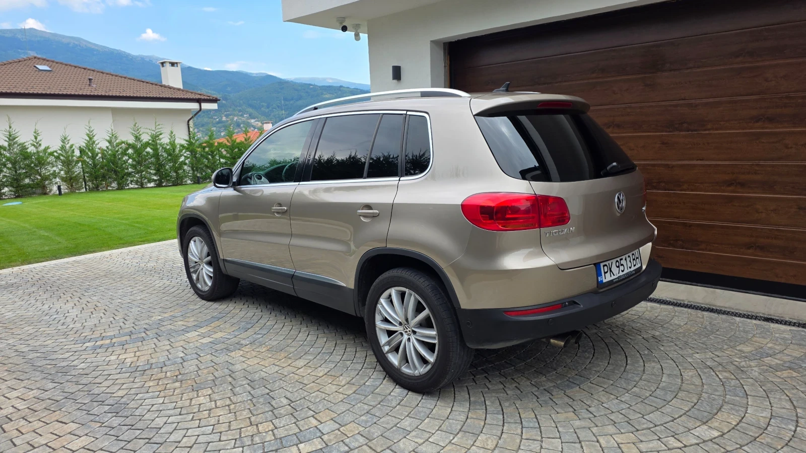 VW Tiguan 2.0 TDI 4 MOTION, снимка 3 - Автомобили и джипове - 55597135