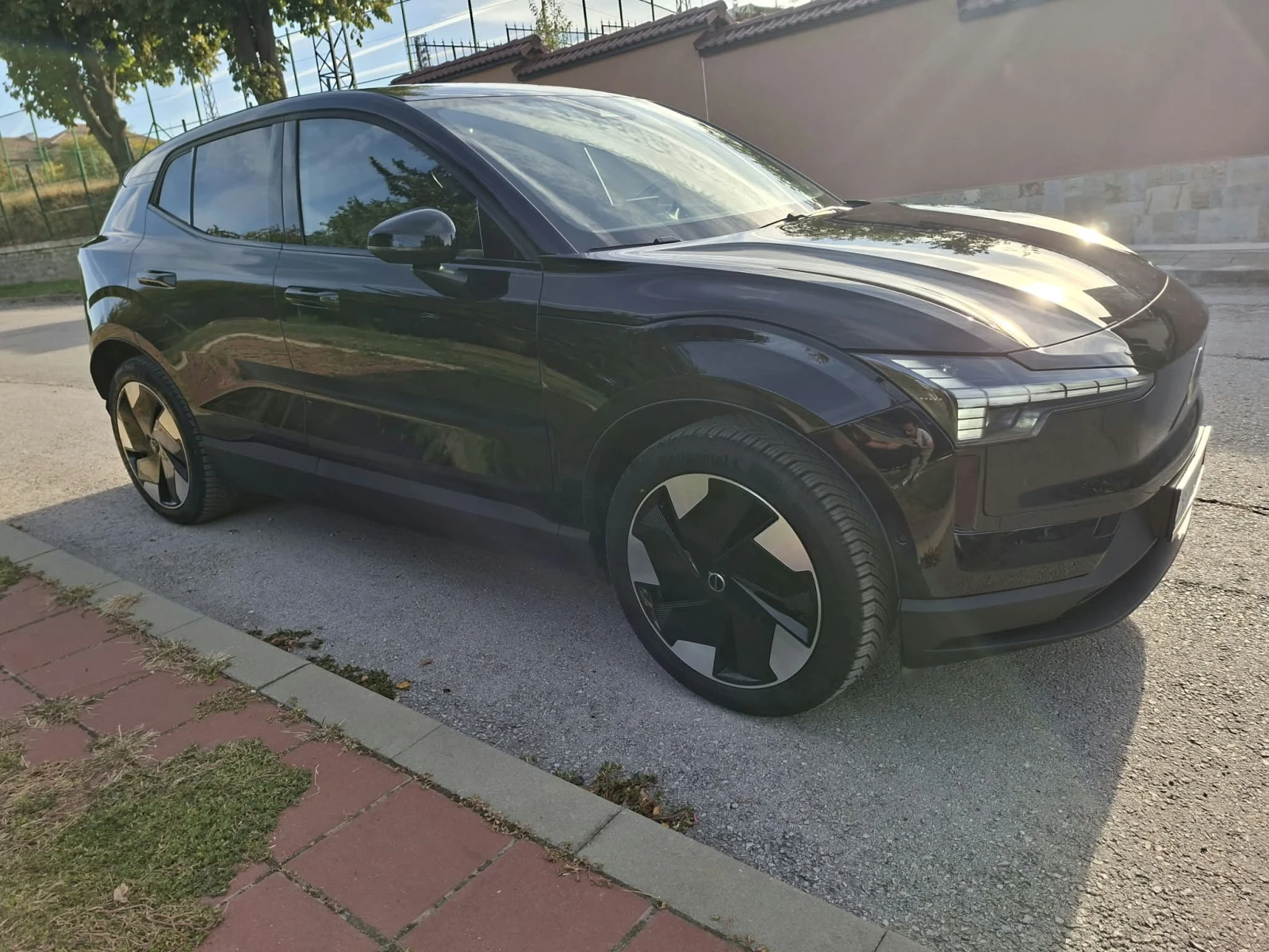Volvo EX30  69 kwPLUS extended range, снимка 11 - Автомобили и джипове - 56344609