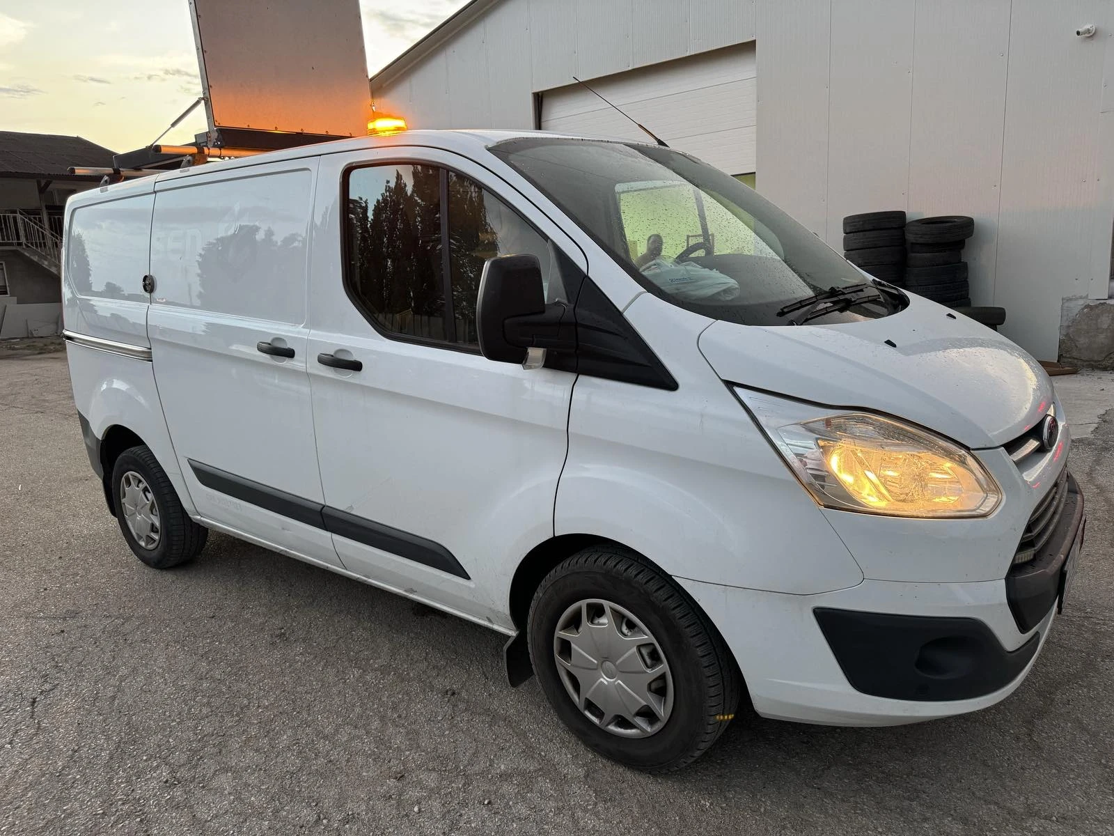 Ford Transit Custom Van - изображение 2