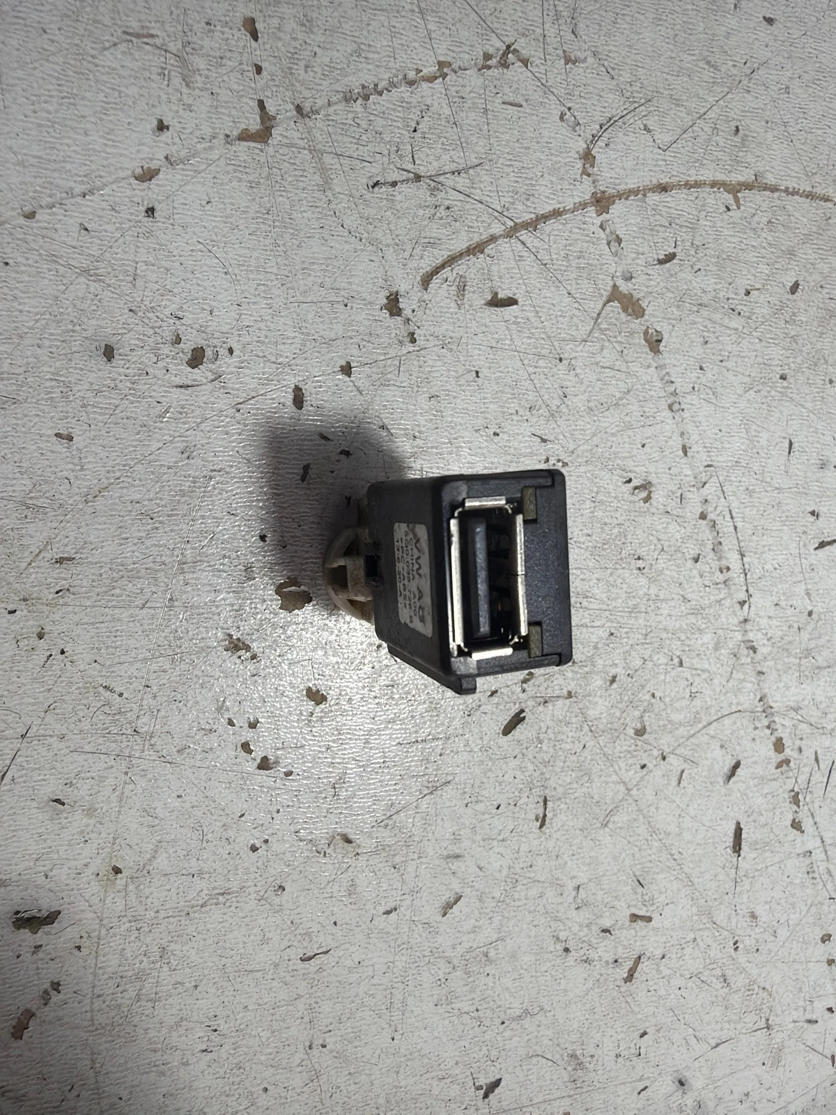 USB 5Q0035726B Skoda Octavia