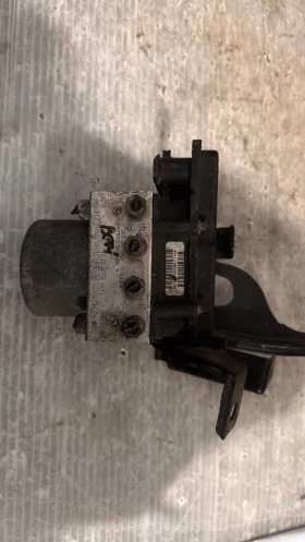     ABS  / ABS   Renault Megane - 7700-432643 / 0273004395