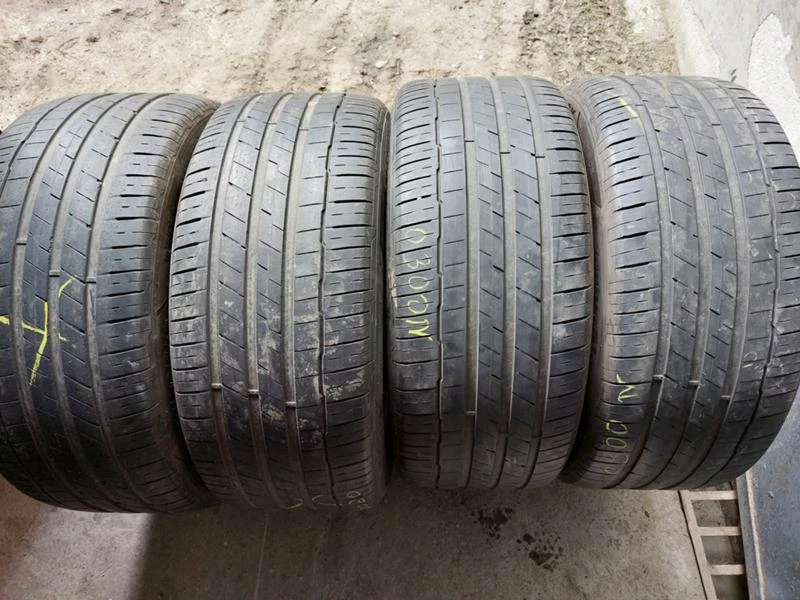 Гуми Летни 285/45R21, снимка 1 - Гуми и джанти - 37112624