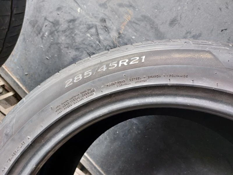 Гуми Летни 285/45R21, снимка 8 - Гуми и джанти - 37112624