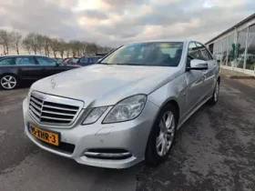     Mercedes-Benz E 220 