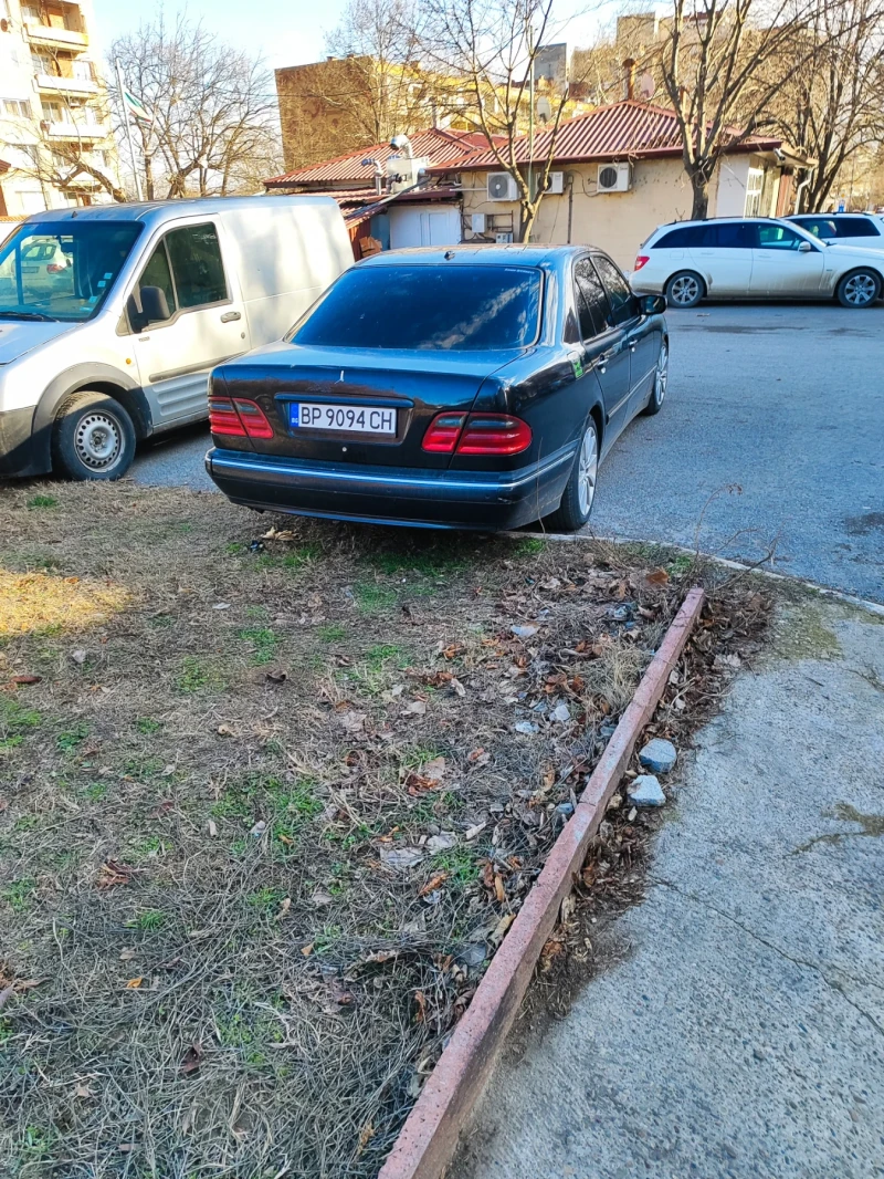 Mercedes-Benz E 270, снимка 6 - Автомобили и джипове - 48807173