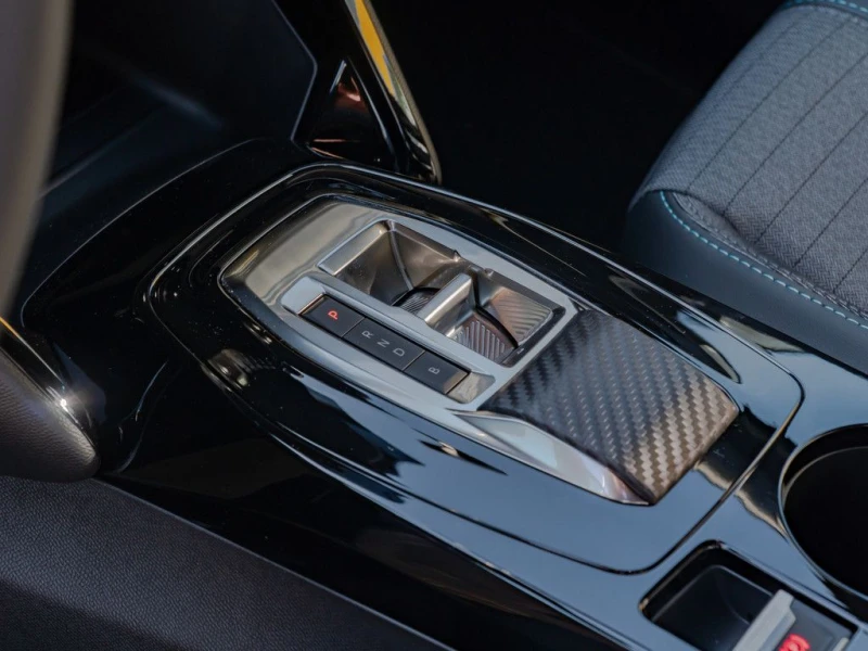 Peugeot 2008 ELECTRIC/ALLURE/136HP/360/SHZ/NAVI/LED/E161, снимка 12 - Автомобили и джипове - 50376913