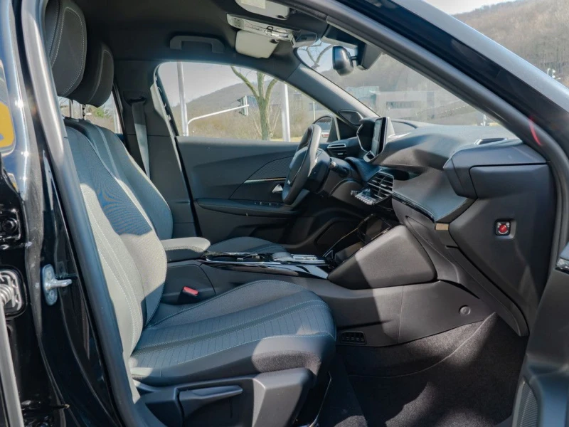 Peugeot 2008 ELECTRIC/ALLURE/136HP/360/SHZ/NAVI/LED/E161, снимка 7 - Автомобили и джипове - 50376913