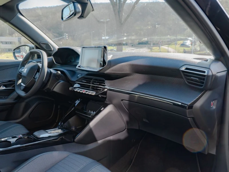 Peugeot 2008 ELECTRIC/ALLURE/136HP/360/SHZ/NAVI/LED/E161, снимка 10 - Автомобили и джипове - 50376913