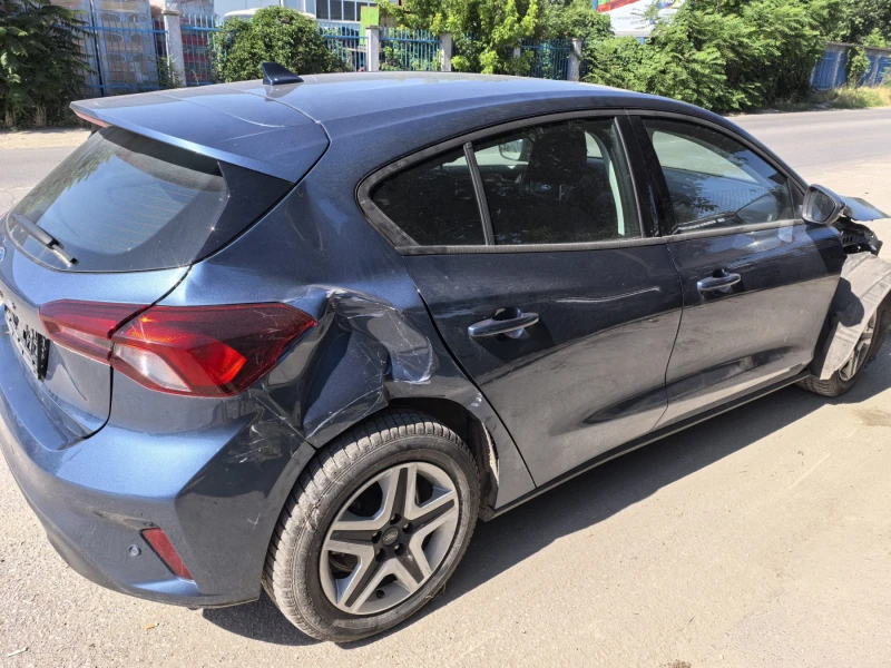 Ford Focus 1.1 EcoBoost, снимка 4 - Автомобили и джипове - 50894618