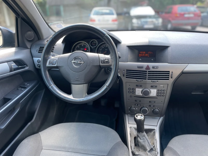 Opel Astra 1.9 CDTI, снимка 8 - Автомобили и джипове - 51477387