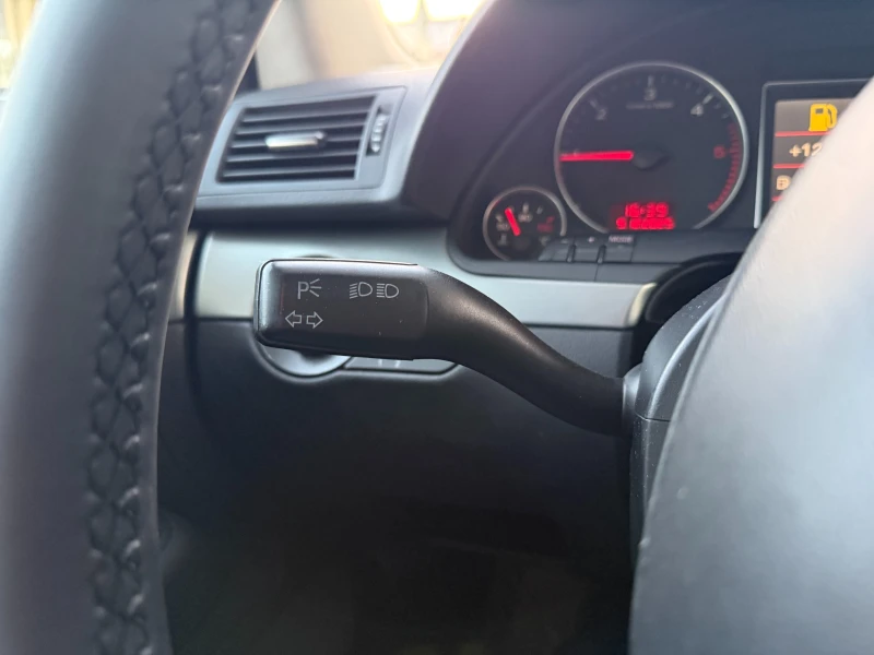 Audi A4 2.0TDI 140к.с. 6 Скорости, снимка 15 - Автомобили и джипове - 52727441