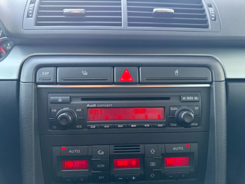 Audi A4 2.0TDI 140к.с. 6 Скорости, снимка 13 - Автомобили и джипове - 52727441