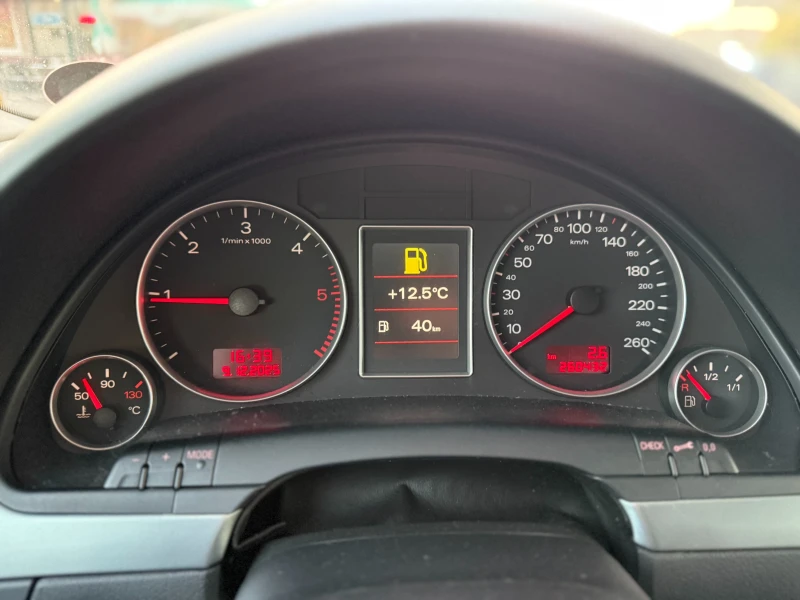 Audi A4 2.0TDI 140к.с. 6 Скорости, снимка 14 - Автомобили и джипове - 52727441