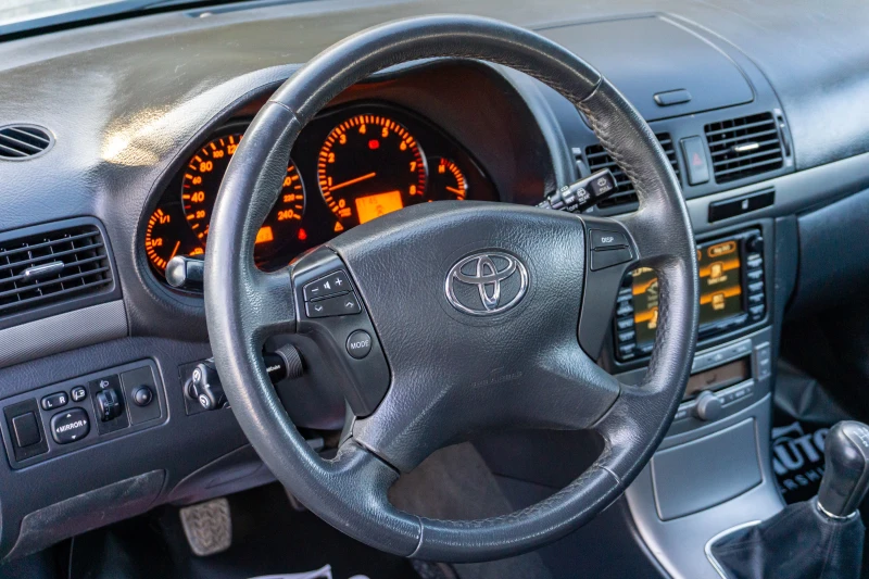 Toyota Avensis 1.8 VVTI | С ГАРАНЦИЯ!, снимка 9 - Автомобили и джипове - 52888160