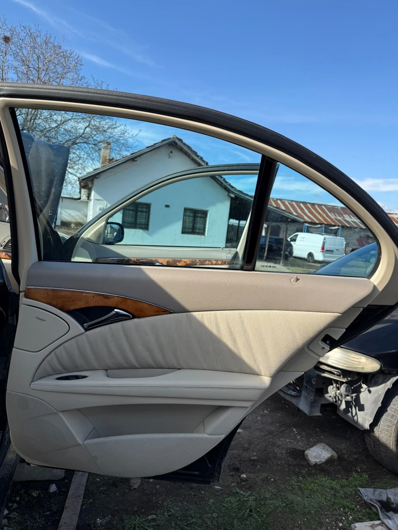 Mercedes-Benz E 280, снимка 10 - Автомобили и джипове - 53406557