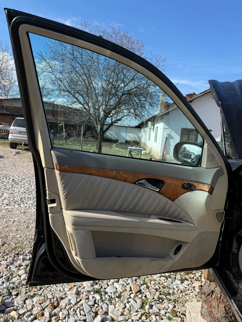 Mercedes-Benz E 280, снимка 2 - Автомобили и джипове - 53406557