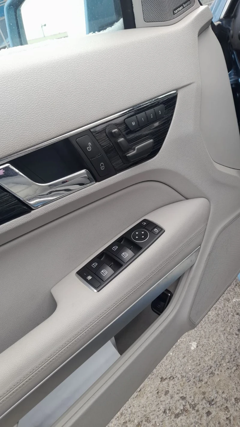 Mercedes-Benz E 55 AMG кабриолет, снимка 11 - Автомобили и джипове - 53420340