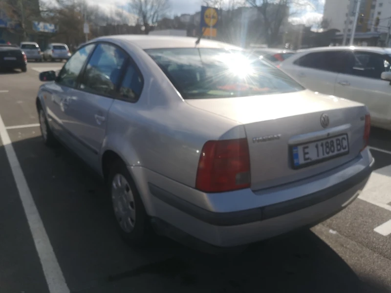 VW Passat, снимка 5 - Автомобили и джипове - 53456341