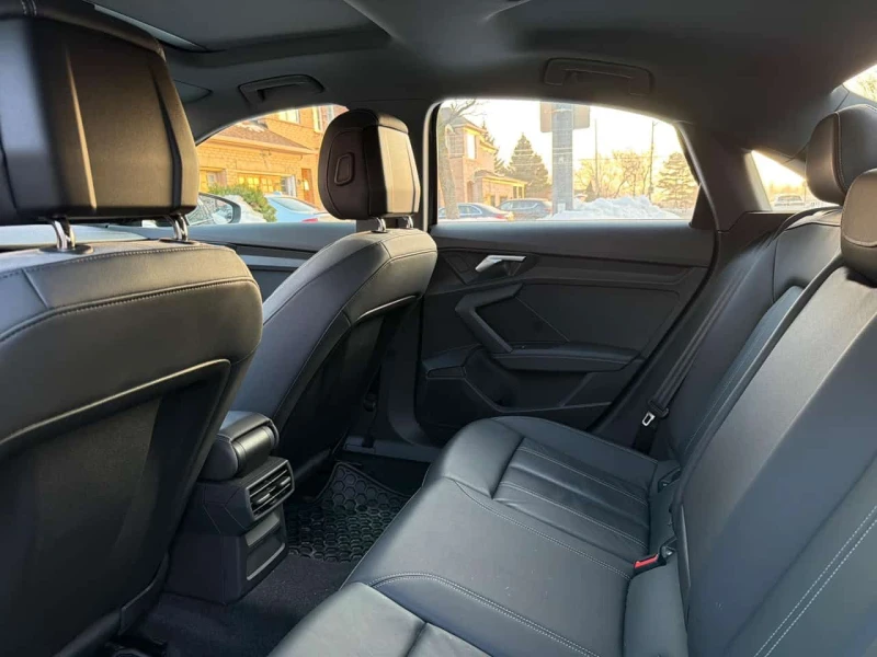 Audi A3 * Komfort * KEYLESS* PANO* ПОДГРЕВ* , снимка 12 - Автомобили и джипове - 53516360