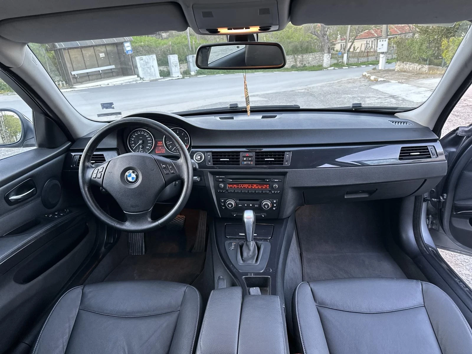 BMW 330 3.0 X-Drive - изображение 10