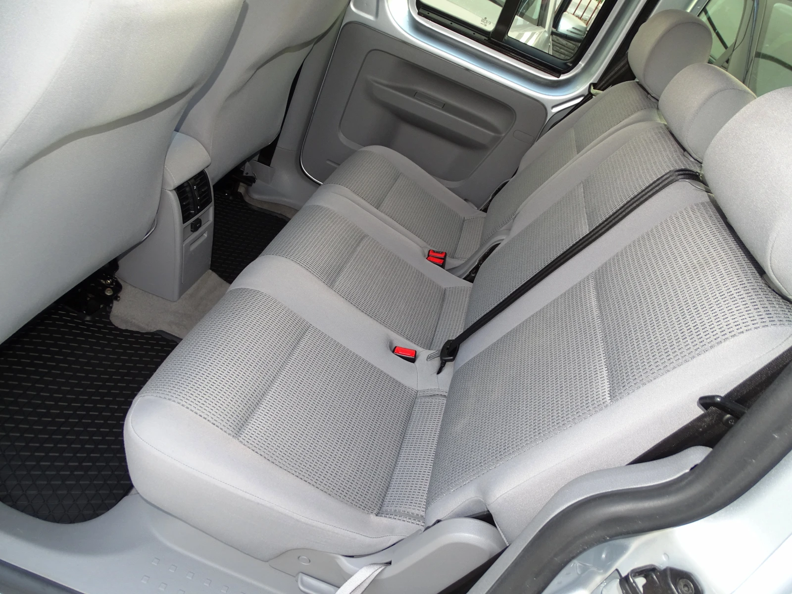 VW Caddy 1.9TDI АВТОМАТИК_LIFE_*  - изображение 10