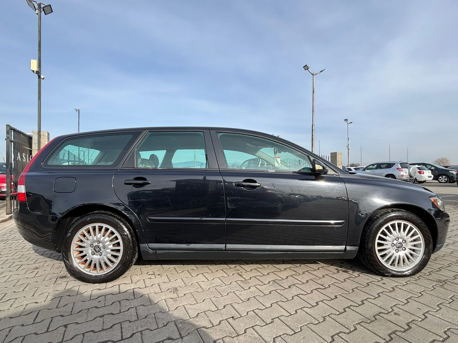 Volvo V50 / 2.0D / 136 HP / КОЖА / ПОДГРЕВ / ПАМЕТ / - изображение 6