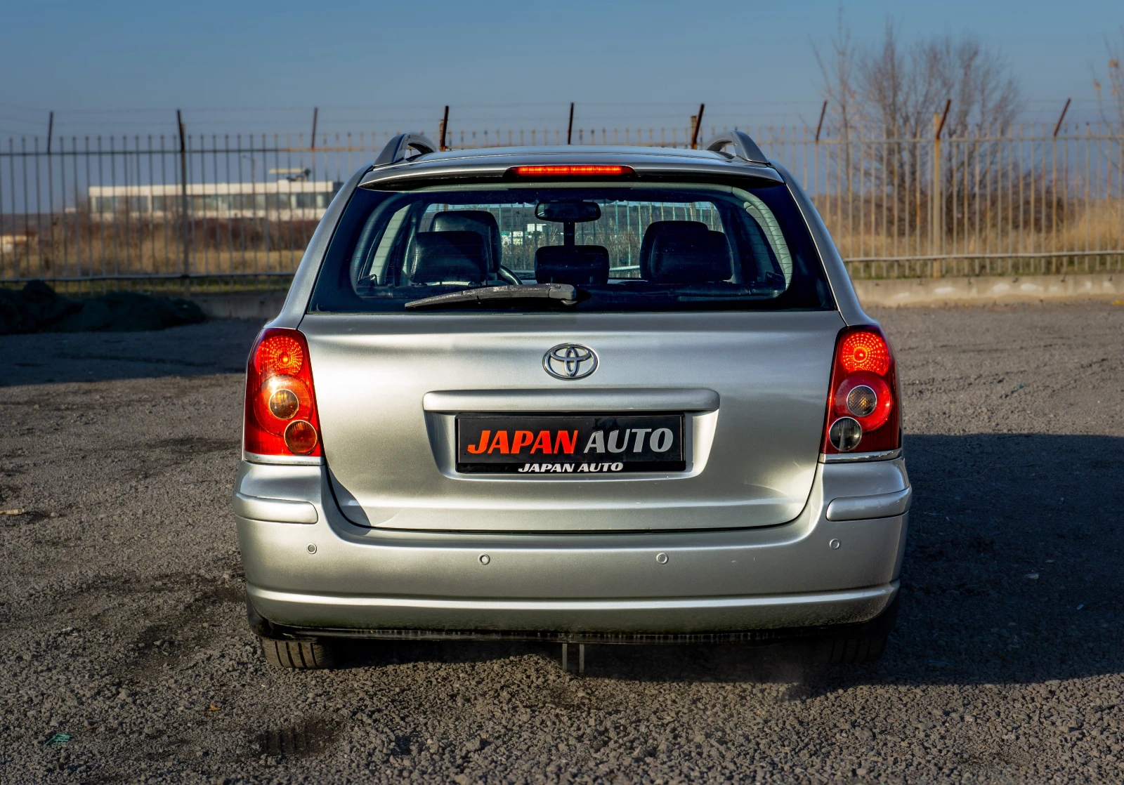 Toyota Avensis 1.8 VVTI | С ГАРАНЦИЯ! - изображение 5