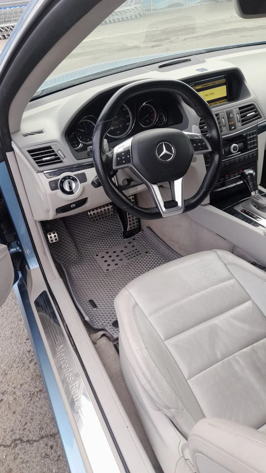 Mercedes-Benz E 55 AMG кабриолет - изображение 7